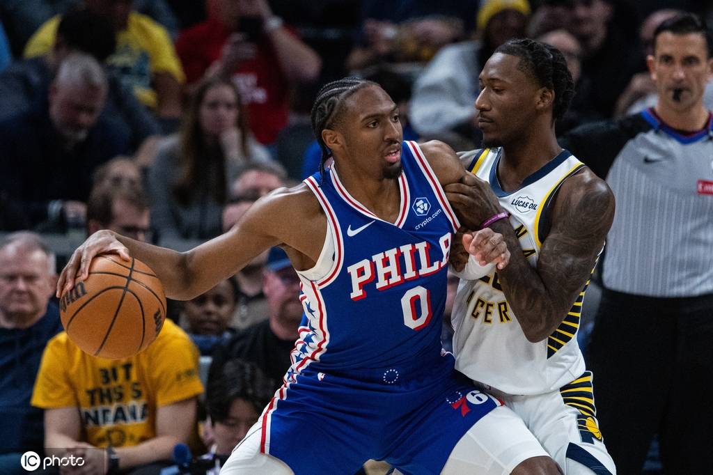 马克西32+9+8恩比德27分 76人大胜步行者